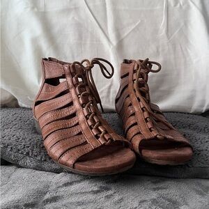 New Balance Women's Tan Gladiator Sandals